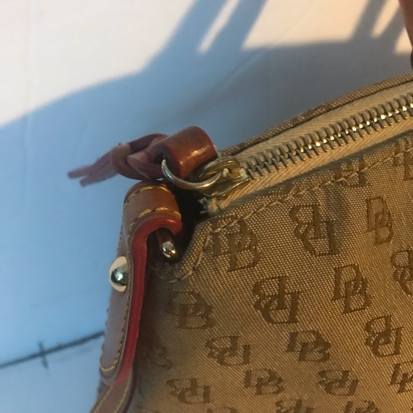 VTG DOONEY & BOURKE BEIGE AND TAN LEATHER TRIM - Picture 2 of 9